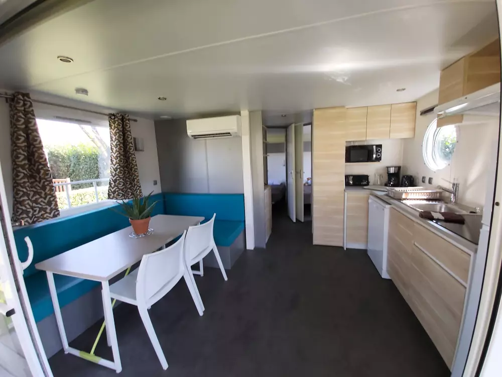 Ushuaïa Villages - Camping Le Port de Lacombe 3 étoiles★★★