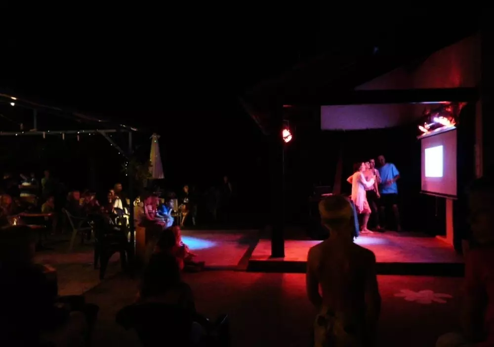 Ushuaïa Villages - Camping Le Port de Lacombe 3 étoiles★★★