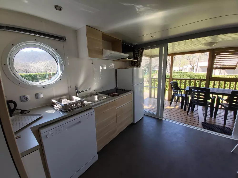 Ushuaïa Villages - Camping Le Port de Lacombe 3 étoiles★★★