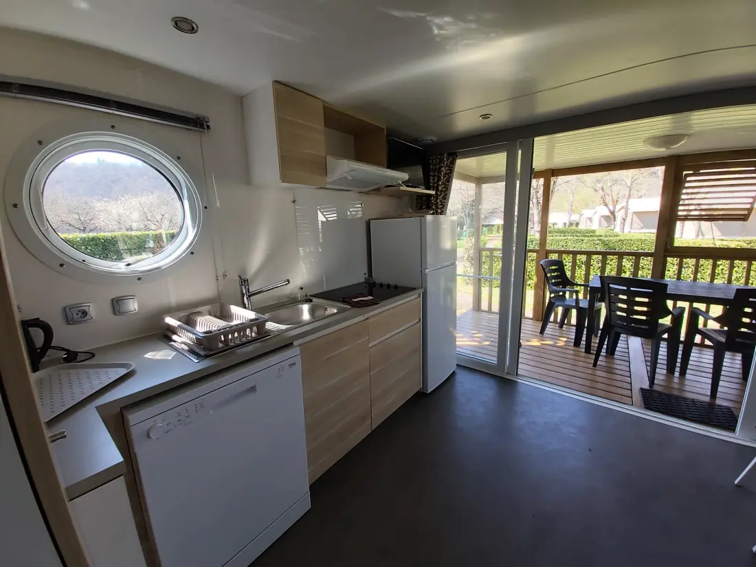 Ushuaïa Villages - Camping Le Port de Lacombe 3 étoiles★★★