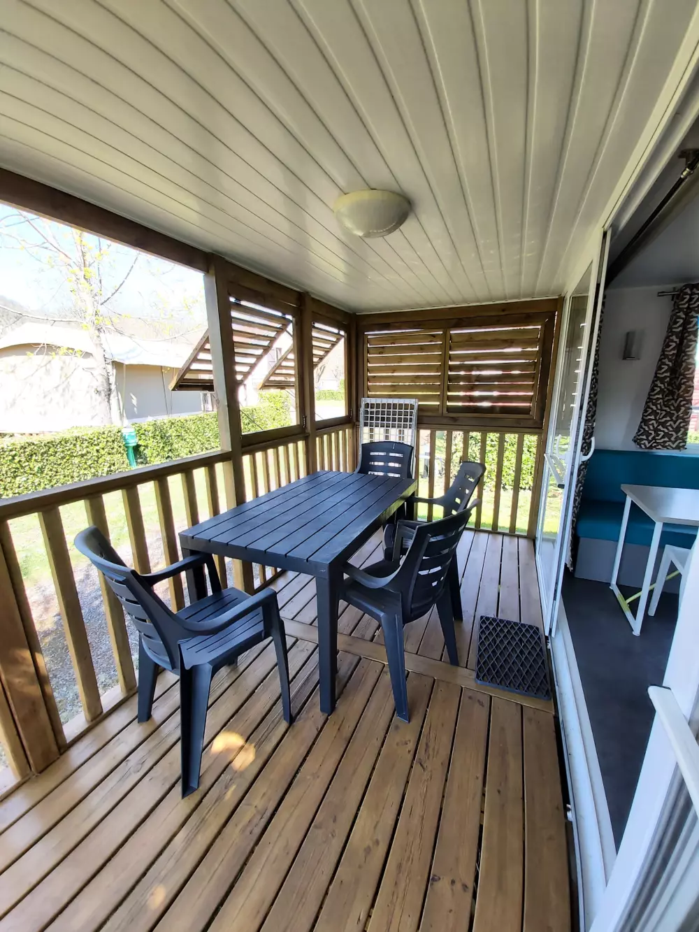 Ushuaïa Villages - Camping Le Port de Lacombe 3 étoiles★★★