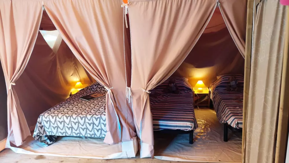 Ushuaïa Villages - Camping Le Port de Lacombe 3 étoiles★★★