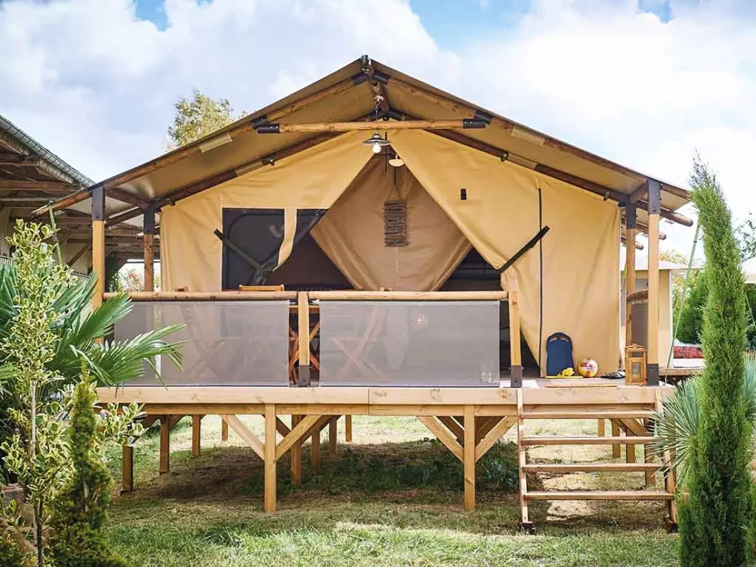 Ushuaïa Villages - Camping Le Port de Lacombe 3 étoiles★★★