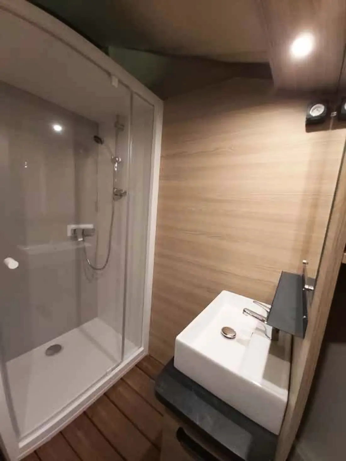 Ushuaïa Villages - Camping Le Port de Lacombe 3 étoiles★★★