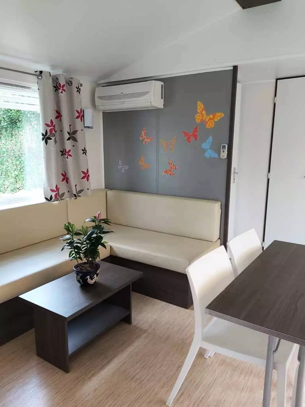 Ushuaïa Villages - Camping Le Port de Lacombe 3 étoiles★★★