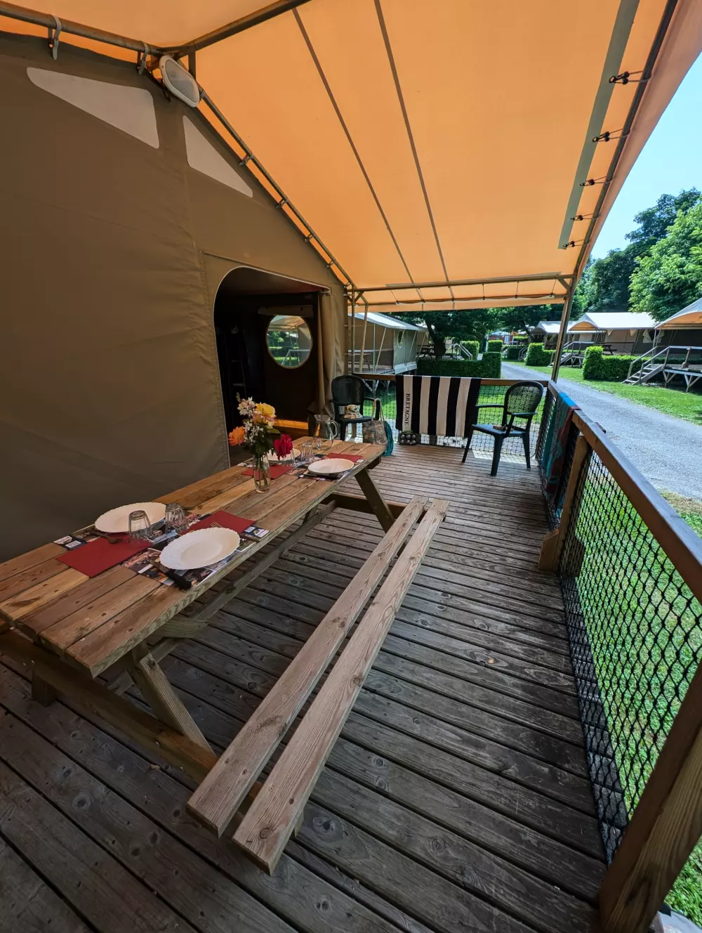 Ushuaïa Villages - Camping Le Port de Lacombe 3 étoiles★★★