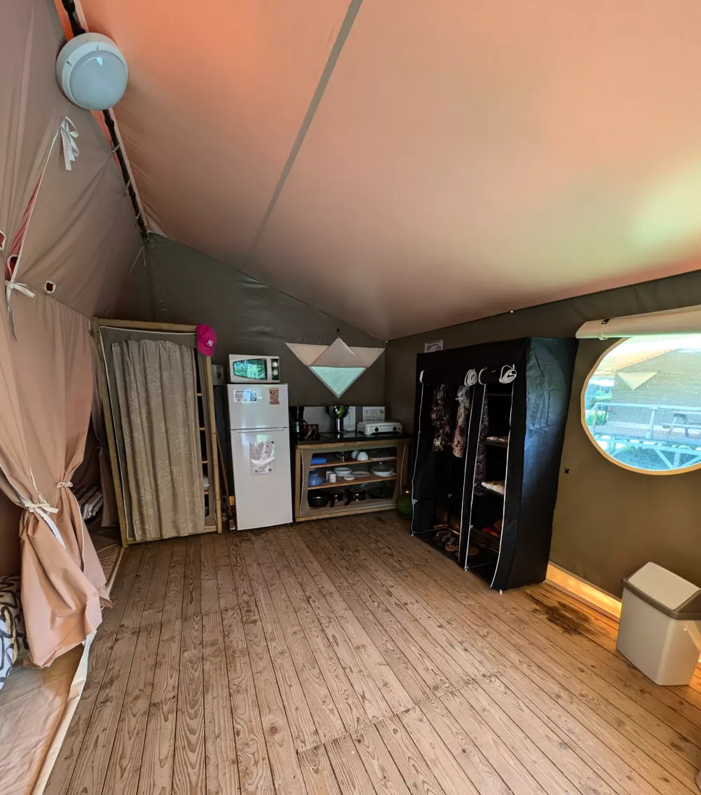 Ushuaïa Villages - Camping Le Port de Lacombe 3 étoiles★★★