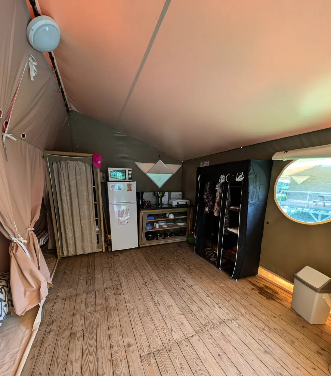 Ushuaïa Villages - Camping Le Port de Lacombe 3 étoiles★★★