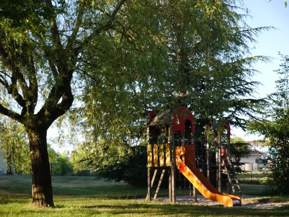 Ushuaïa Villages - Camping Le Port de Lacombe 3 étoiles★★★