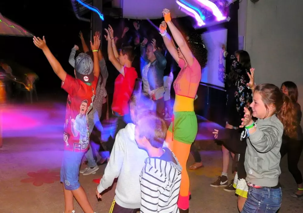 Ushuaïa Villages - Camping Le Port de Lacombe 3 étoiles★★★