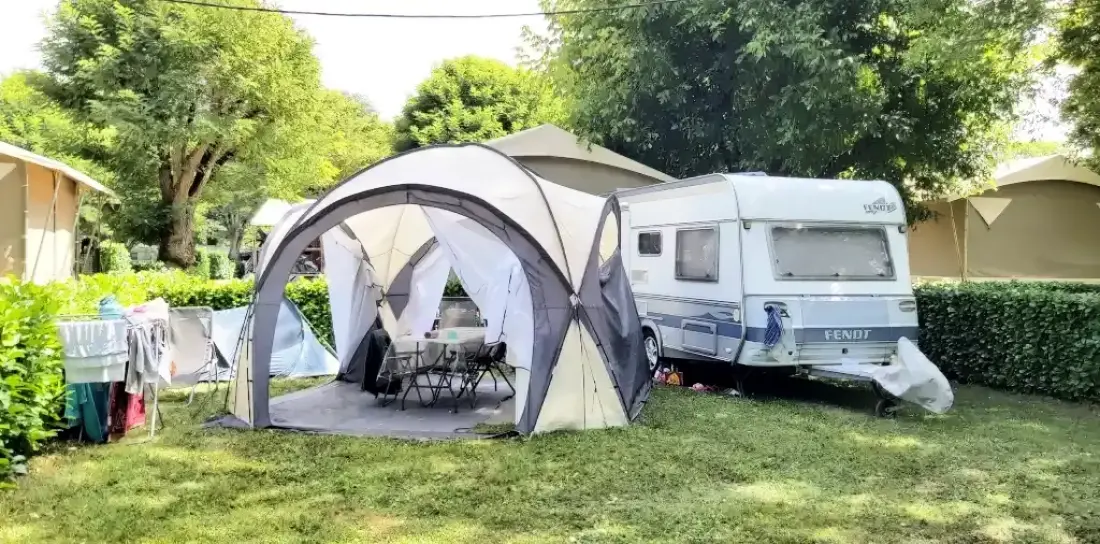 Ushuaïa Villages - Camping Le Port de Lacombe 3 étoiles★★★