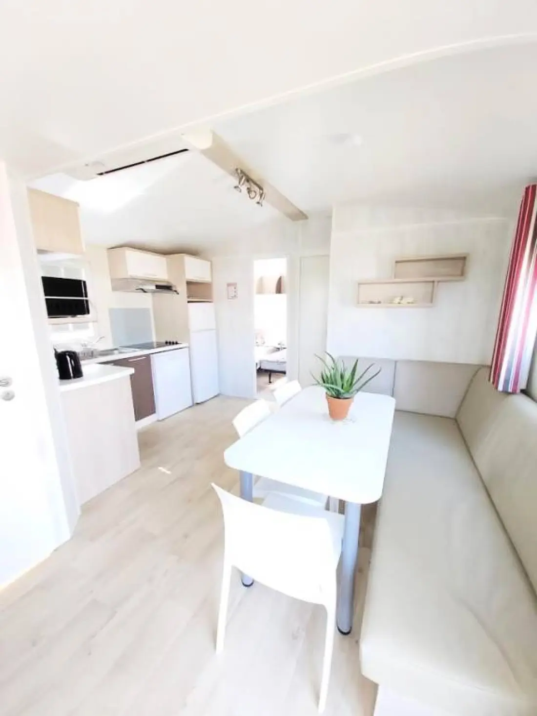 Ushuaïa Villages - Camping Le Port de Lacombe 3 étoiles★★★
