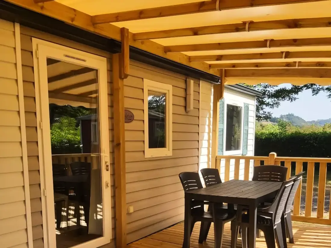 Ushuaïa Villages - Camping Le Port de Lacombe 3 étoiles★★★