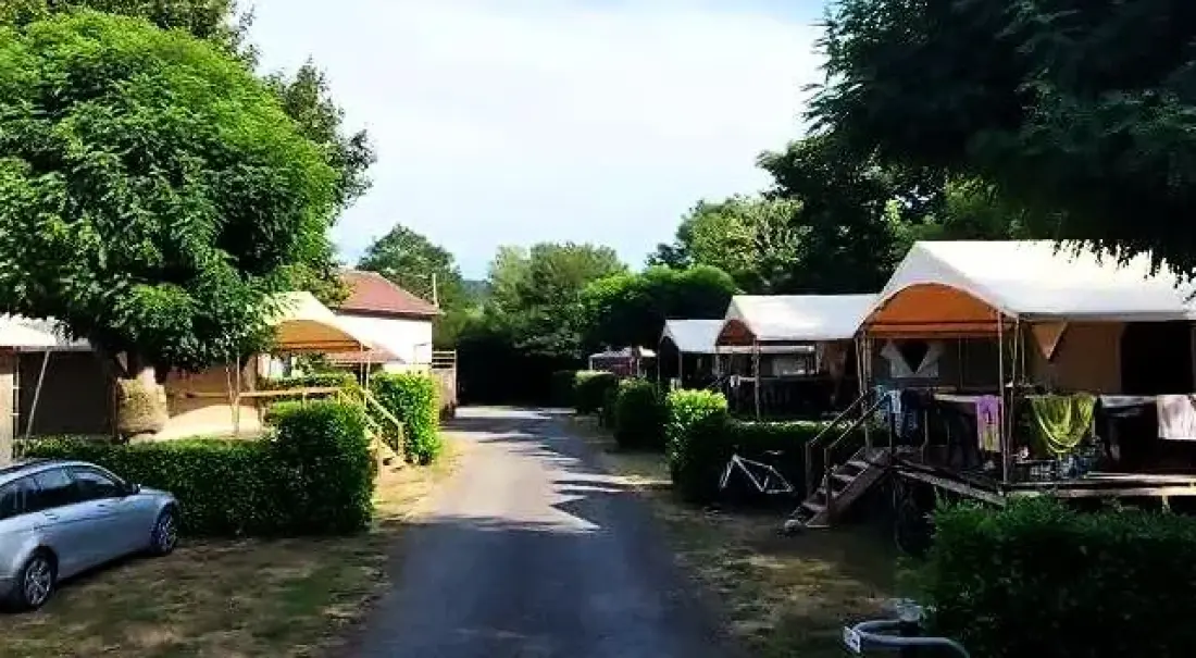 Ushuaïa Villages - Camping Le Port de Lacombe 3 étoiles★★★