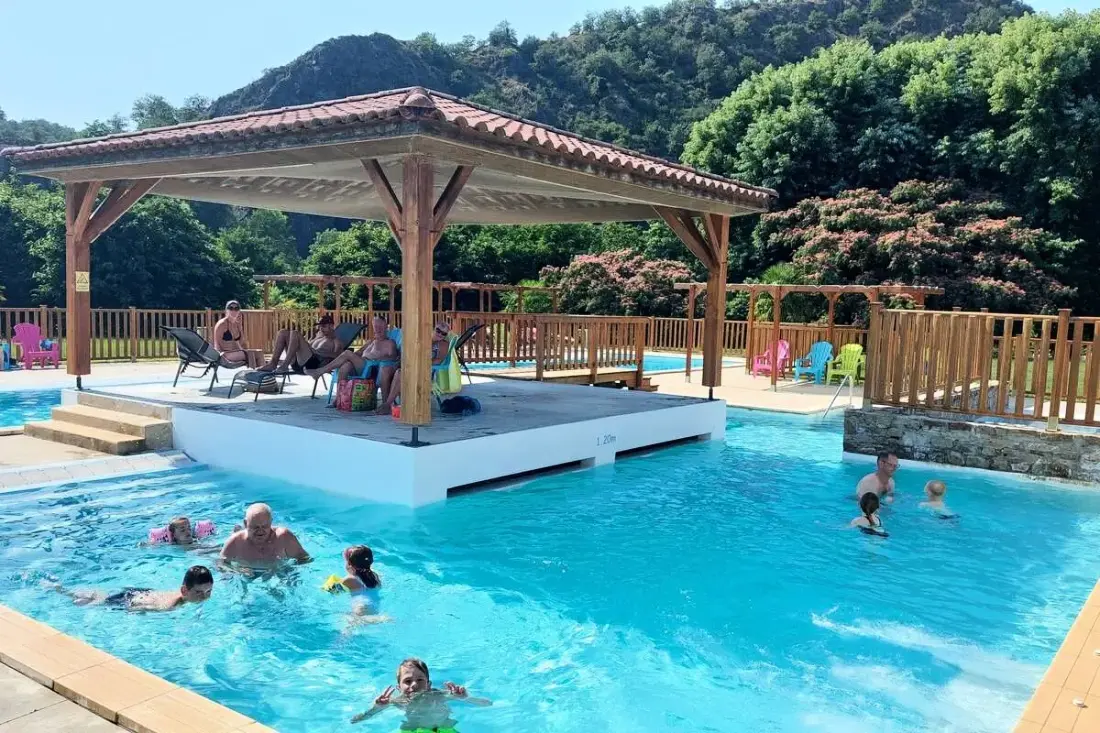 Ushuaïa Villages - Camping Le Port de Lacombe 3 étoiles★★★