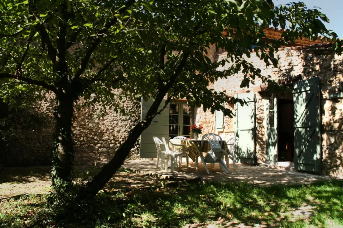 Le Jas, Mas De Charme, Piscine Partagée , Nature, Calme, 6 Ha En Provence
