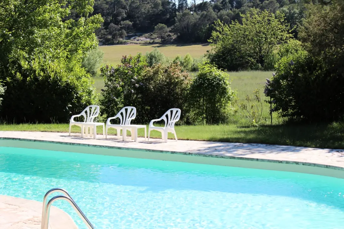 Le Jas, Mas De Charme, Piscine Partagée , Nature, Calme, 6 Ha En Provence