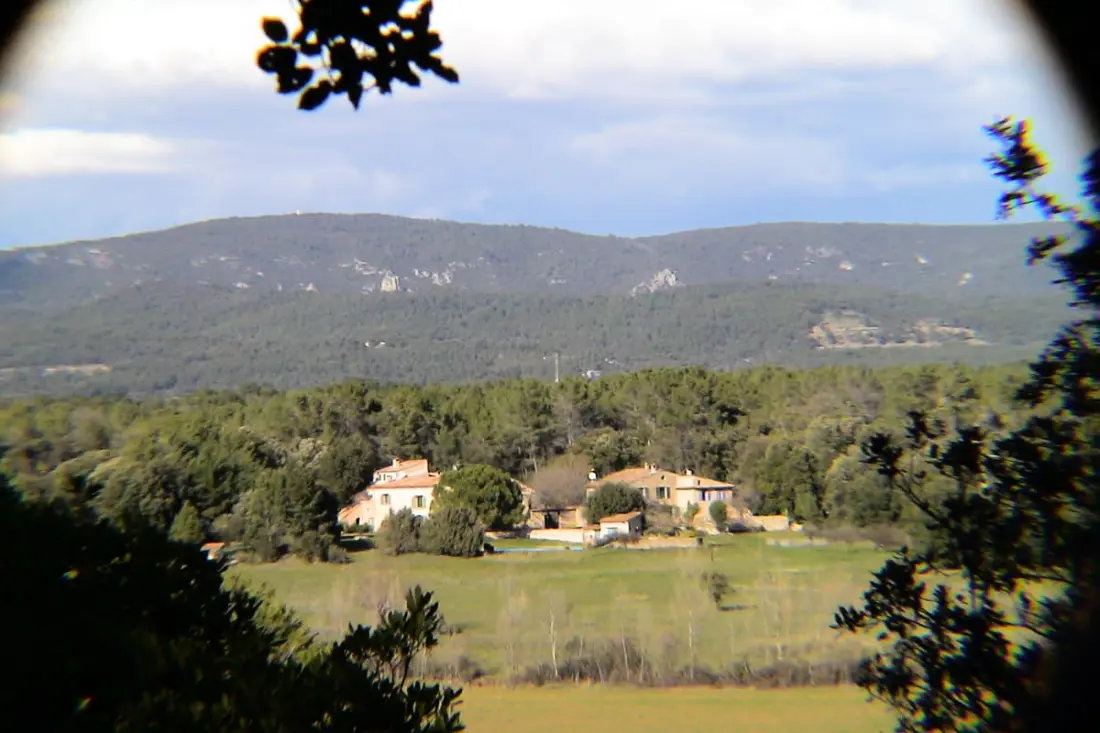 Le Jas, Mas De Charme, Piscine Partagée , Nature, Calme, 6 Ha En Provence