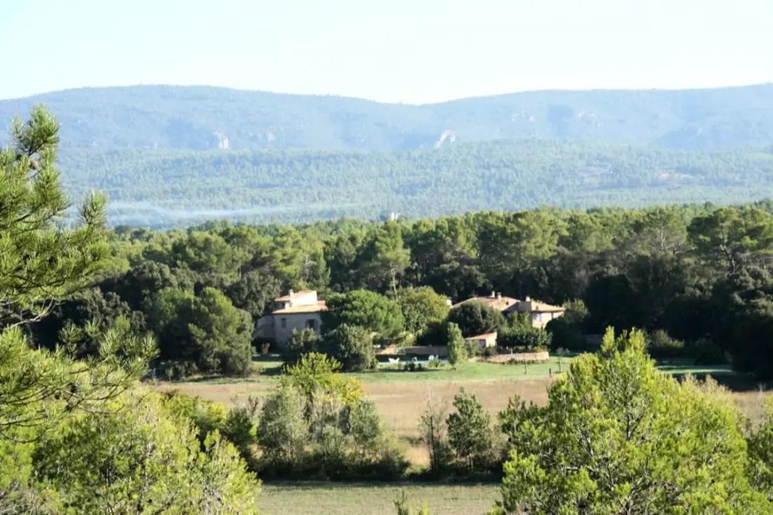 Les Messugues, Mas Provençal Typique Avec Piscine Partagée, Nature, Calme