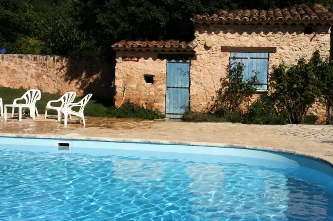 Les Messugues, Mas Provençal Typique Avec Piscine Partagée, Nature, Calme