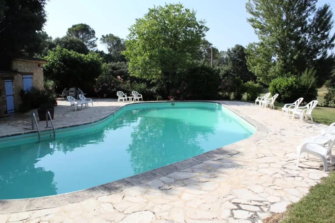 Les Messugues, Mas Provençal Typique Avec Piscine Partagée, Nature, Calme