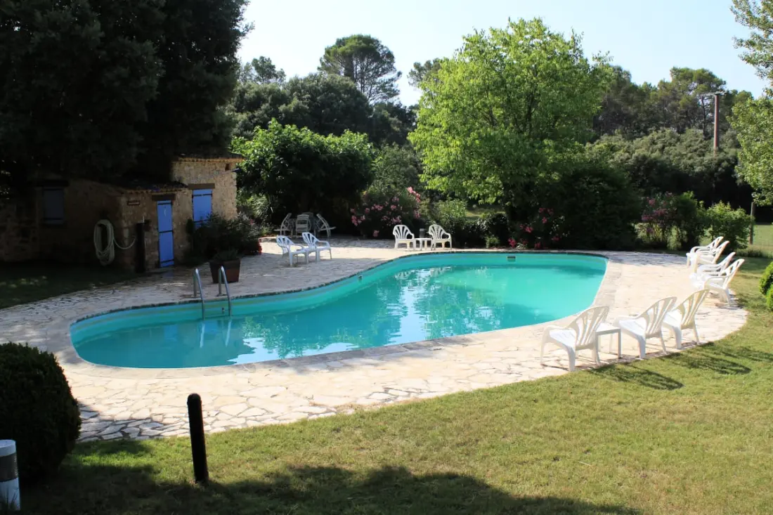 Les Messugues, Mas Provençal Typique Avec Piscine Partagée, Nature, Calme
