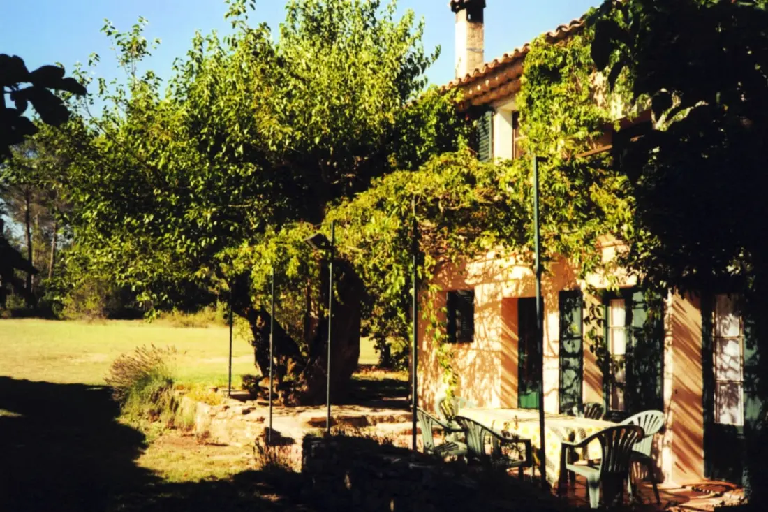 Les Messugues, Mas Provençal Typique Avec Piscine Partagée, Nature, Calme