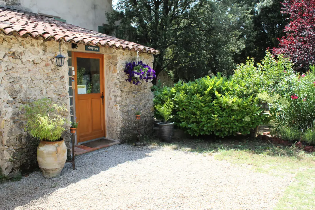 Lou Penequet, Mas Typique Avec Piscine En Provence, Nature, Calme