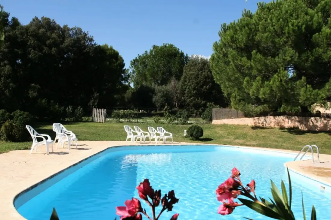 Lou Penequet, Mas Typique Avec Piscine En Provence, Nature, Calme