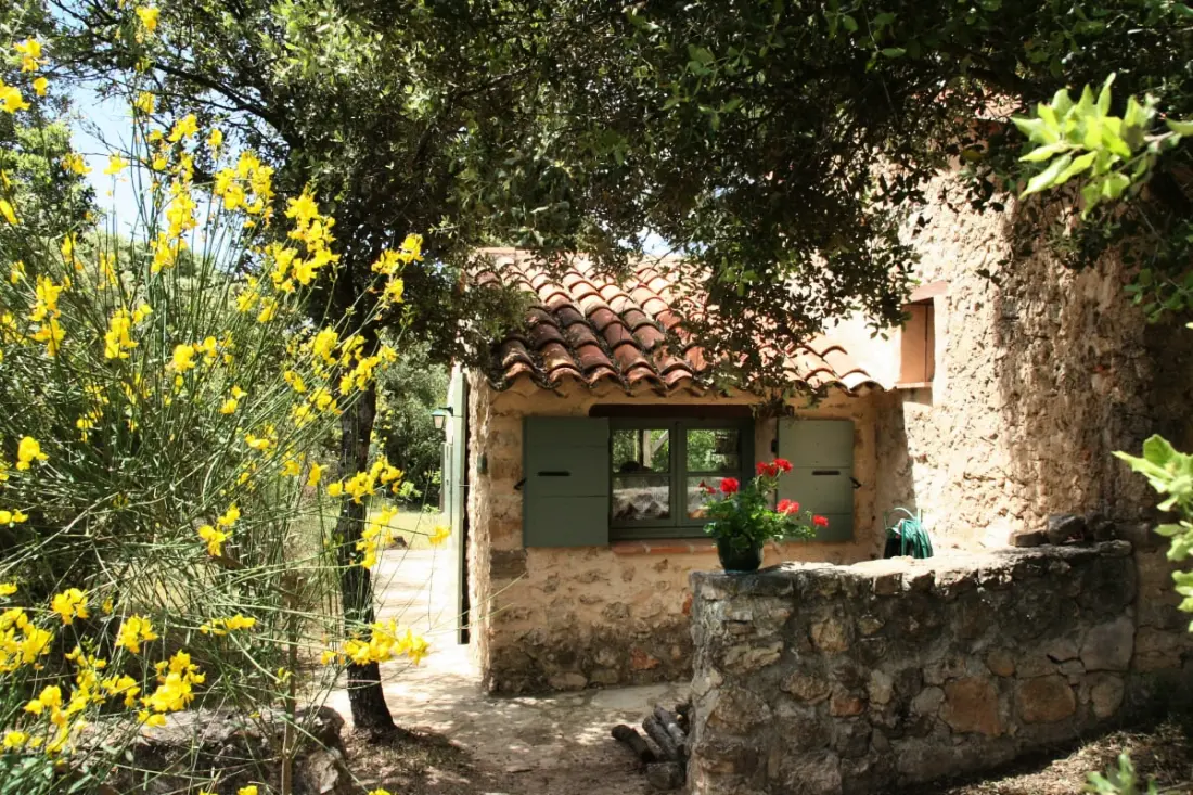 Lou Petarel, Mas Provençal Typique Avec Piscine Partagée, Calme, Nature