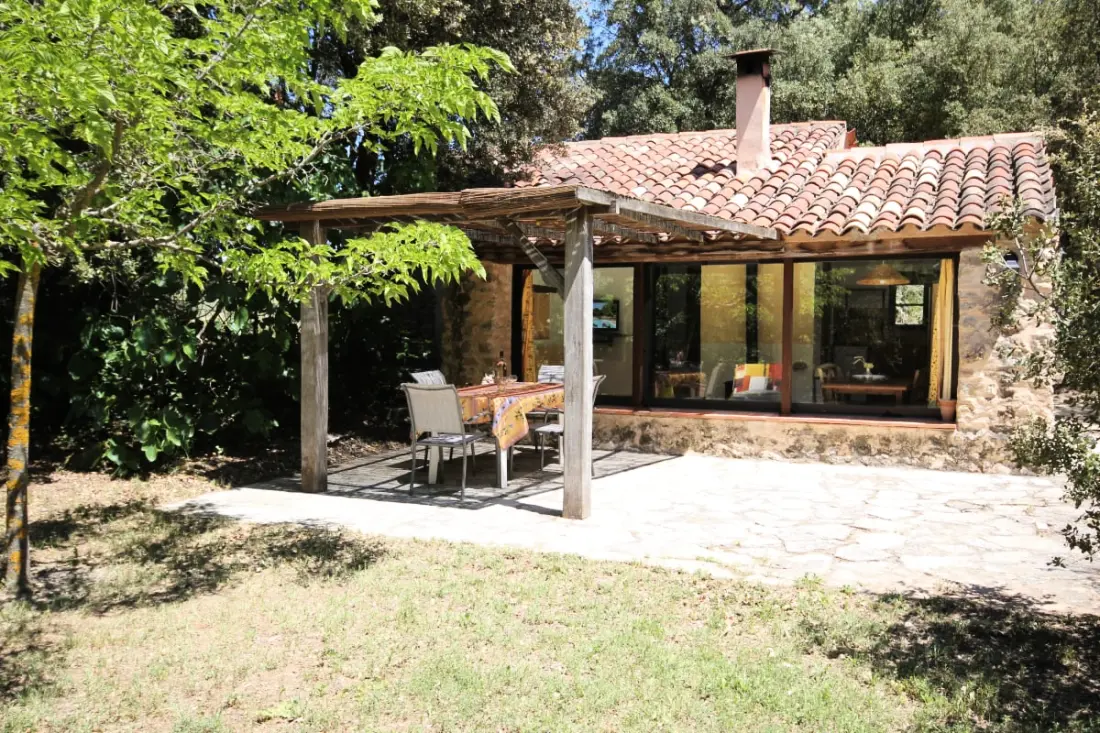 Lou Petarel, Mas Provençal Typique Avec Piscine Partagée, Calme, Nature