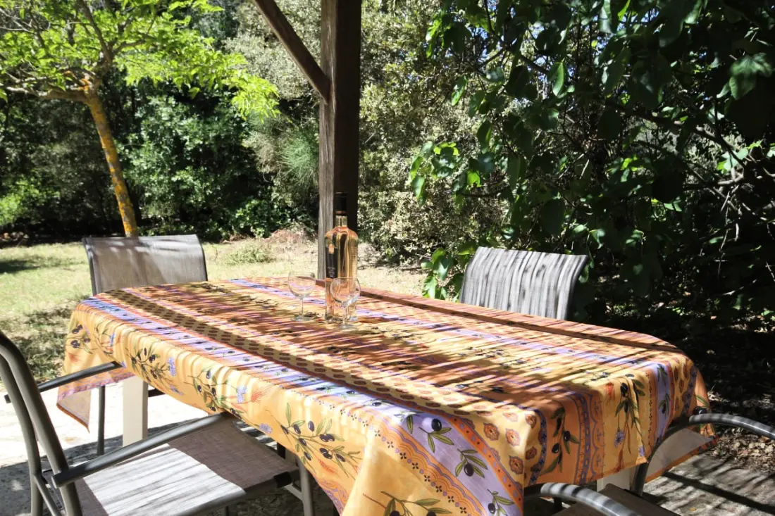 Lou Petarel, Mas Provençal Typique Avec Piscine Partagée, Calme, Nature