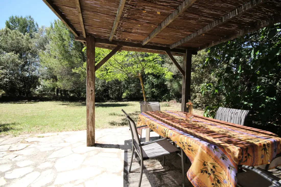 Lou Petarel, Mas Provençal Typique Avec Piscine Partagée, Calme, Nature
