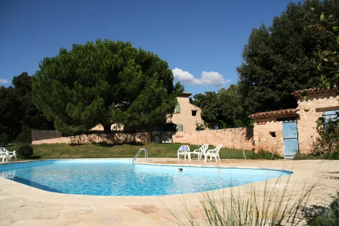 Lou Petarel, Mas Provençal Typique Avec Piscine Partagée, Calme, Nature