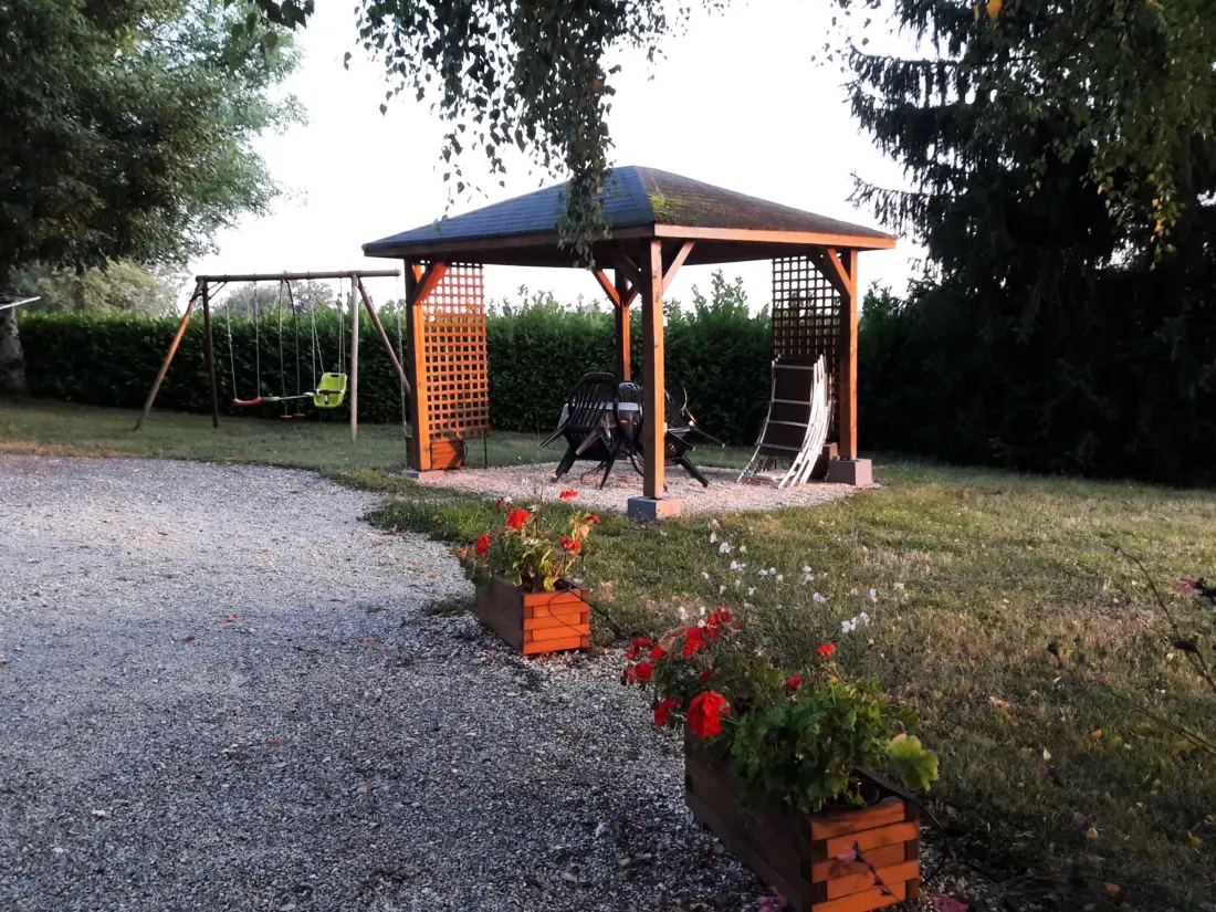 Maison de Vacances Fleurac 5