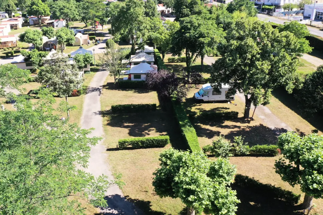 Camping DU LAC 4 étoiles★★★★