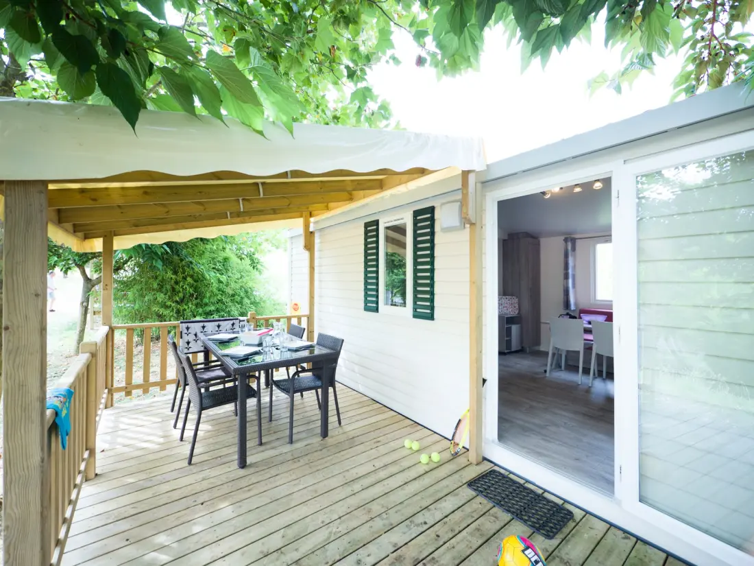 Camping DU LAC 4 étoiles★★★★