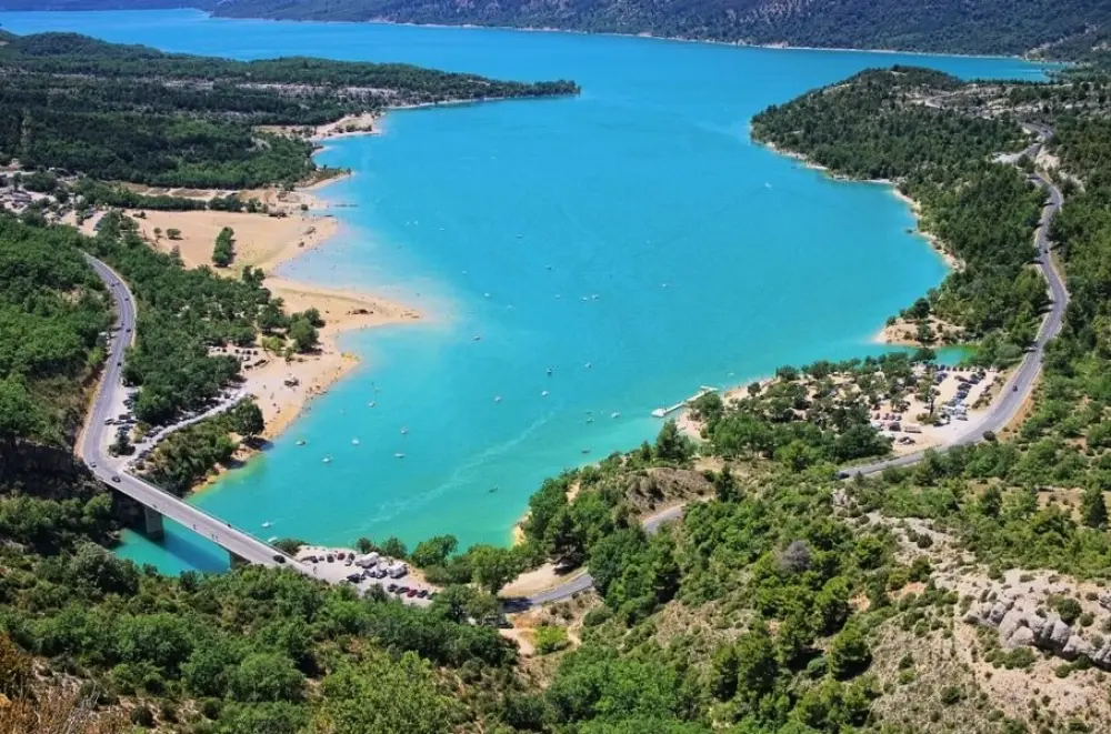 Camping Les Routes de Provence 3 étoiles★★★