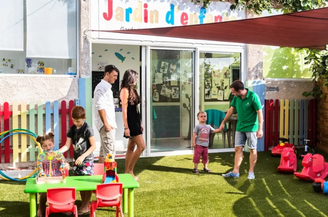 Camping  Holiday Green 5 étoiles★★★★★