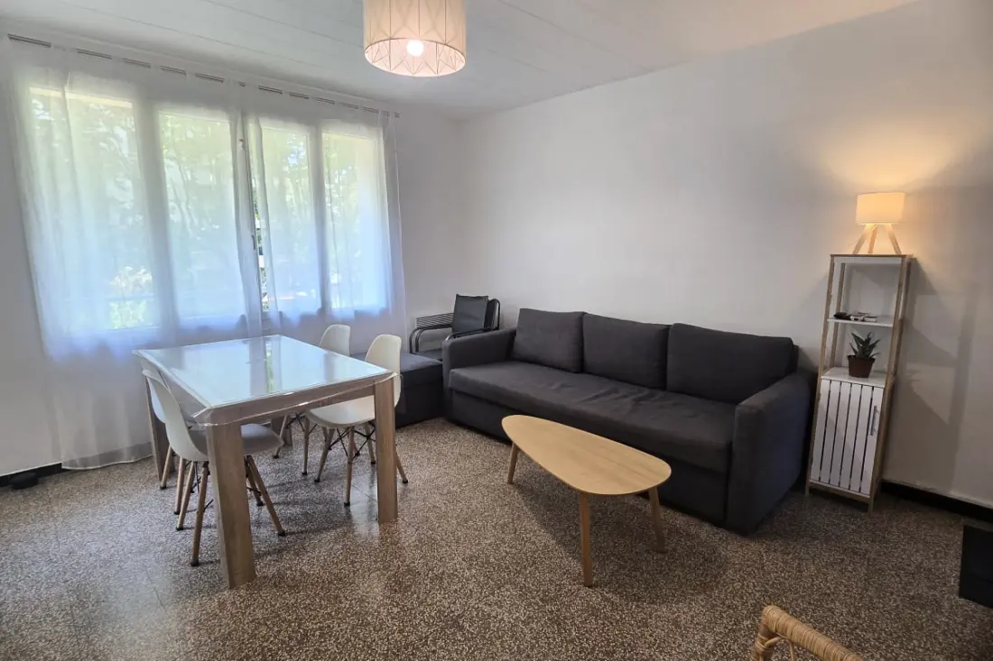 Appartement à Fréjus Proche Plage Avec Balcon