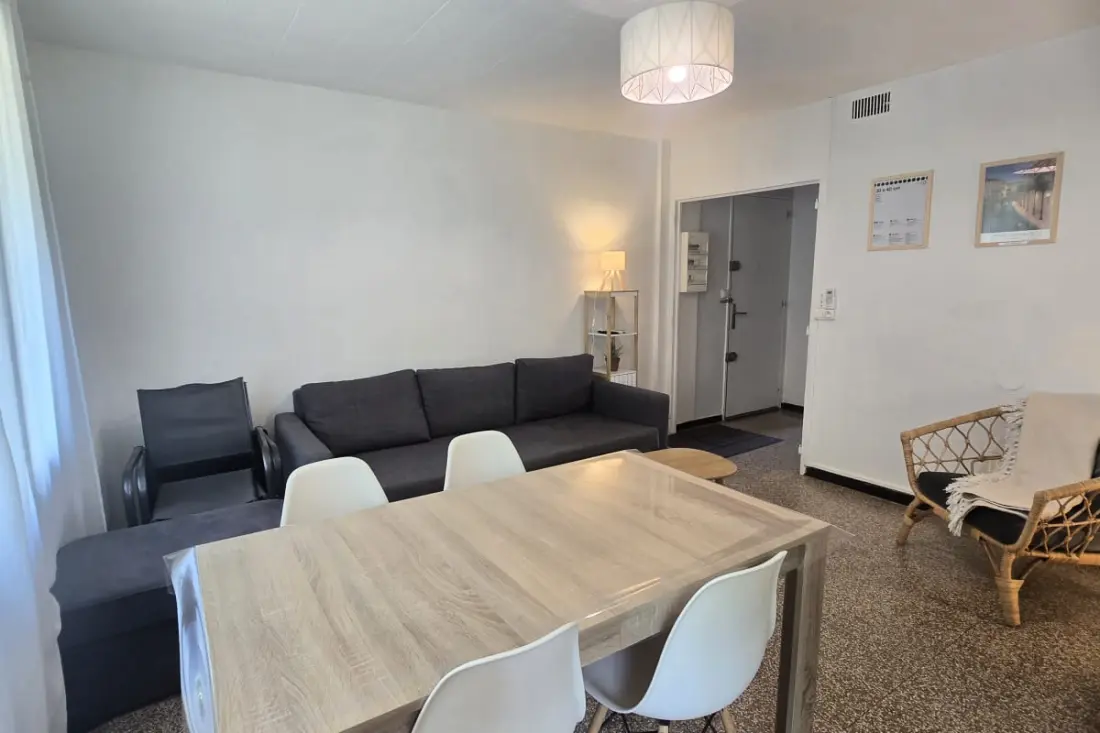 Appartement à Fréjus Proche Plage Avec Balcon