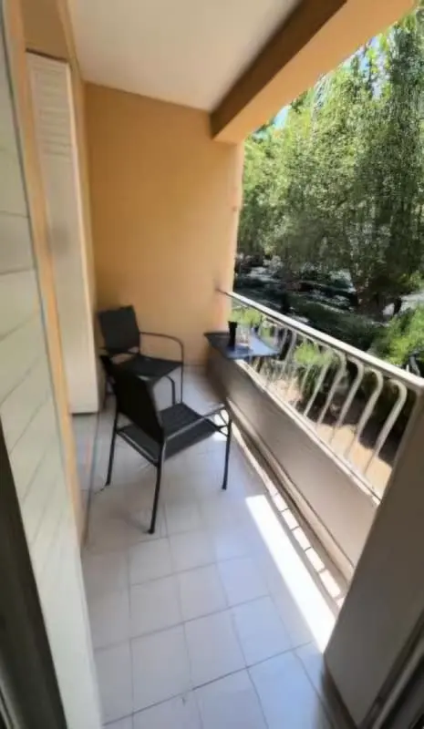 Appartement à Fréjus Proche Plage Avec Balcon