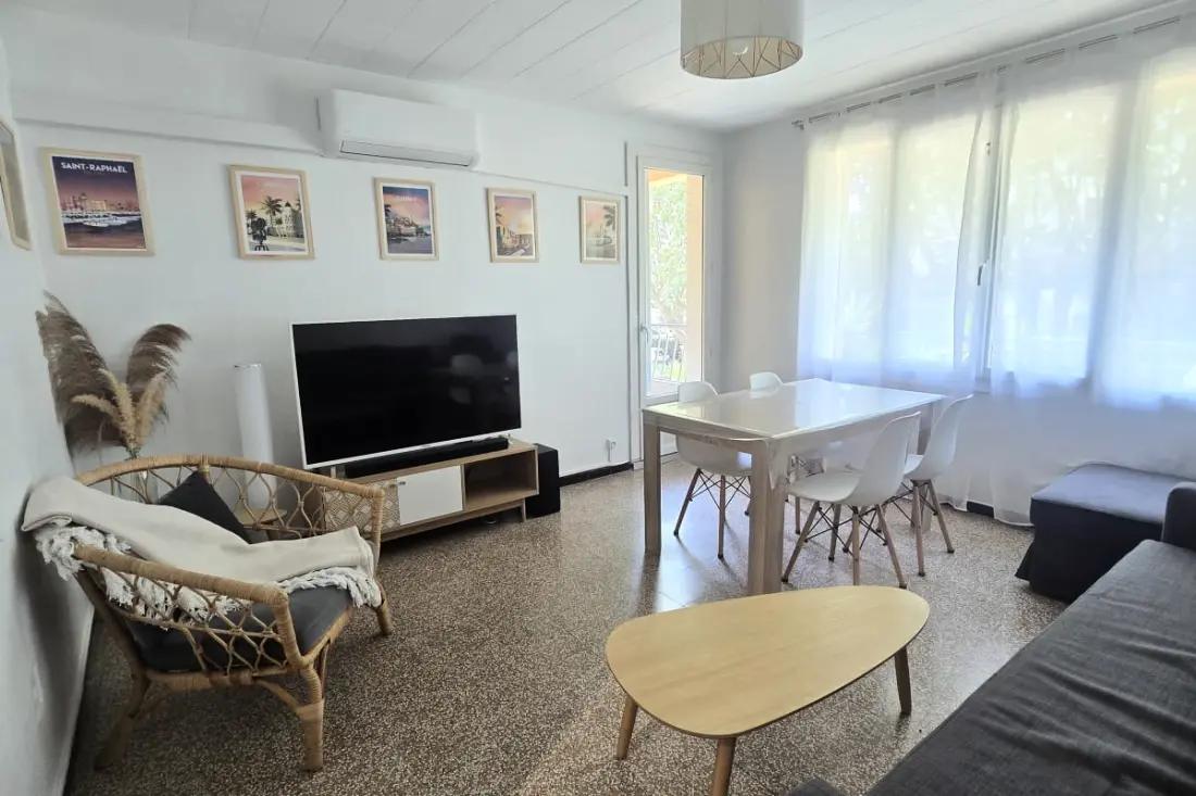 Appartement à Fréjus Proche Plage Avec Balcon