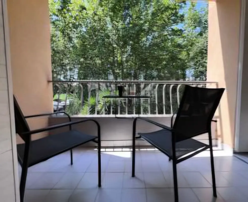 Appartement à Fréjus Proche Plage Avec Balcon