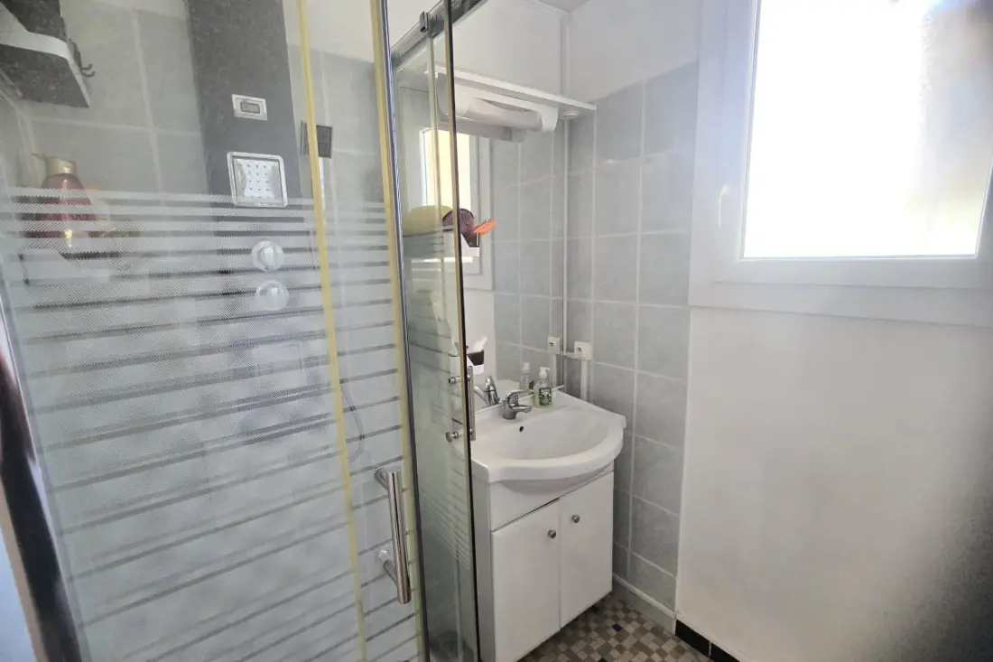 Appartement à Fréjus Proche Plage Avec Balcon