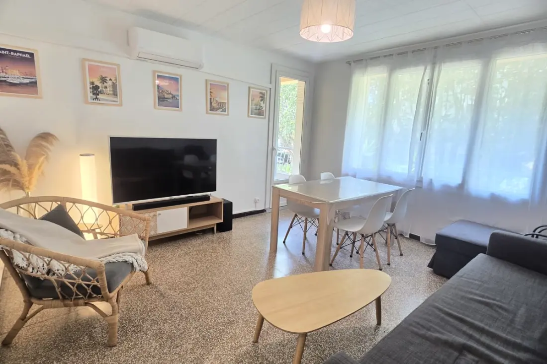Appartement à Fréjus Proche Plage Avec Balcon