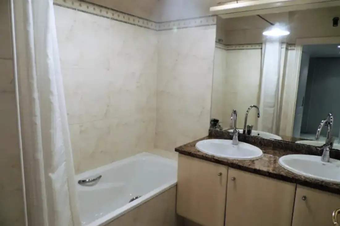 Appartement Avec Piscine Et Jardin à Saint Aygulf