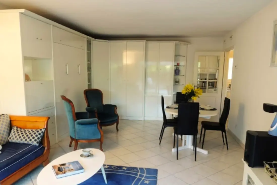 Appartement Avec Piscine Et Jardin à Saint Aygulf