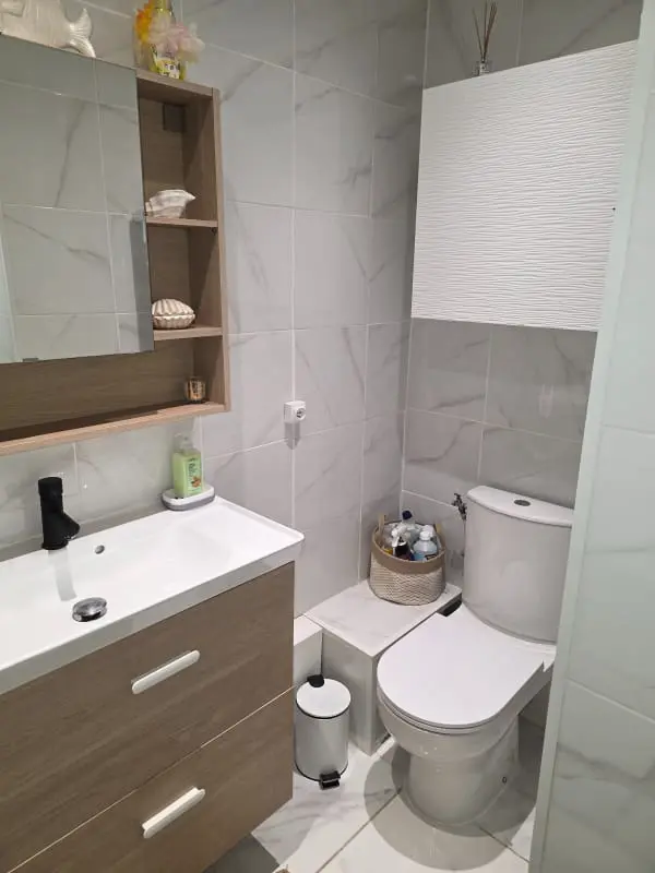 Appartement Avec Vue Et Terrasse à Fréjus