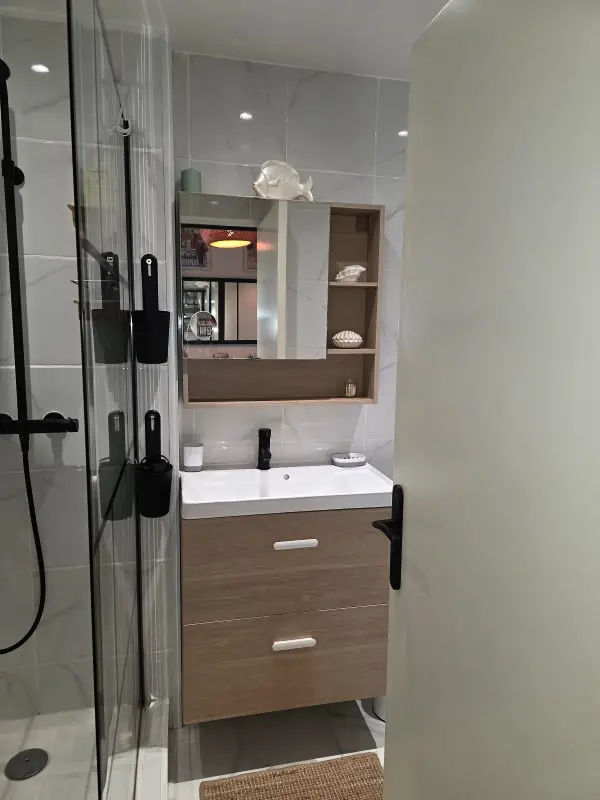 Appartement Avec Vue Et Terrasse à Fréjus